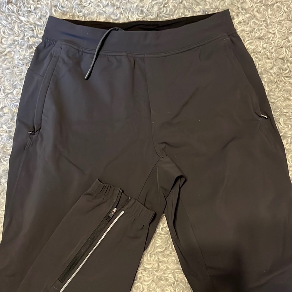 EUC lululemon men’s pants. Dark grey